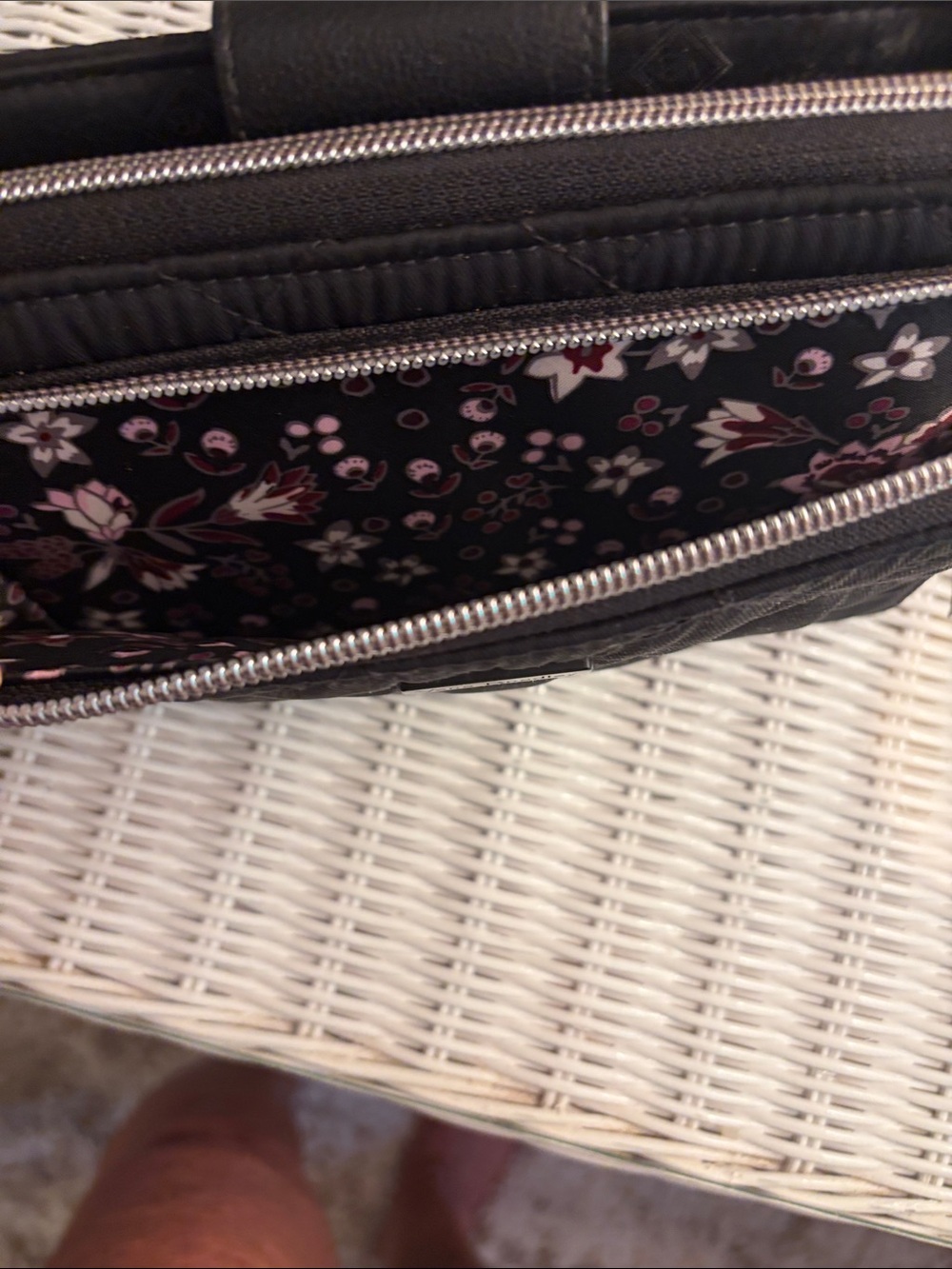 Vera Bradley Black Quilted Crossbody Wallet - Picture 4 of 8